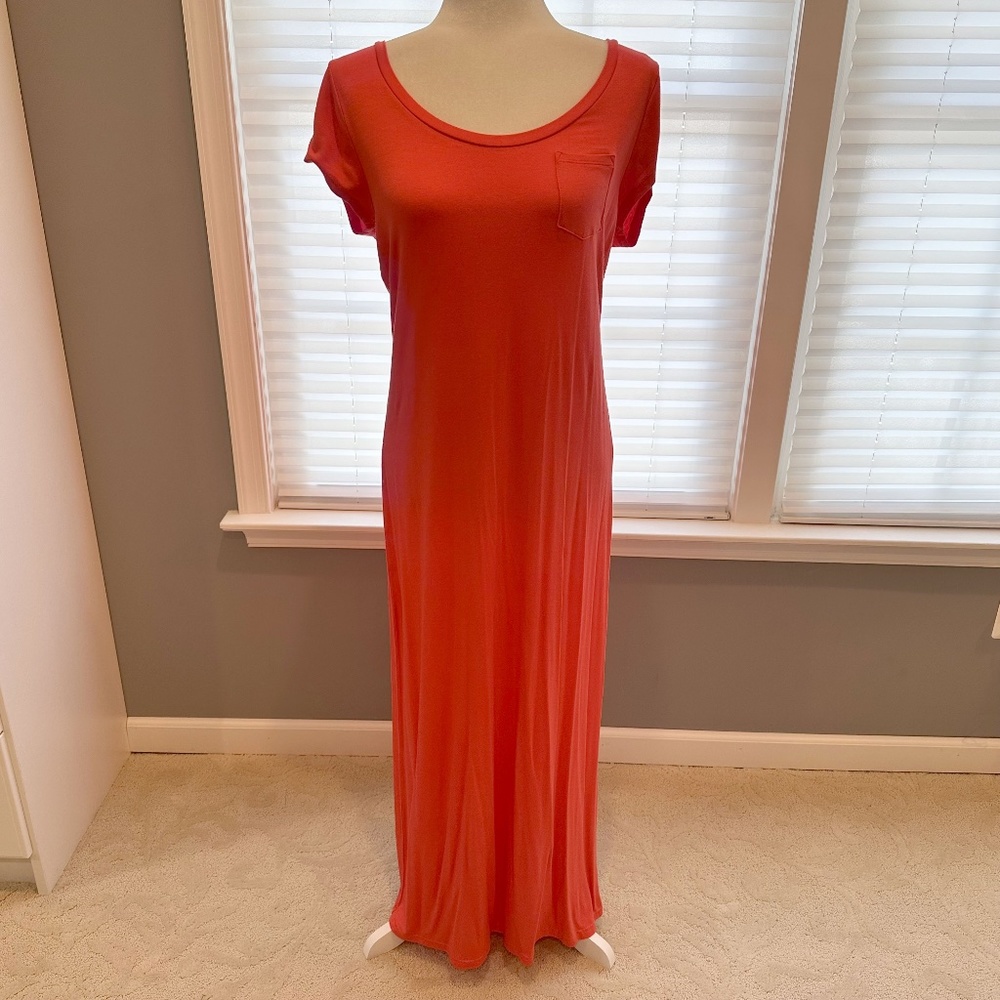Old Navy Short Sleeve Maxi Dress (Size Medium). Color: Coral, Orange